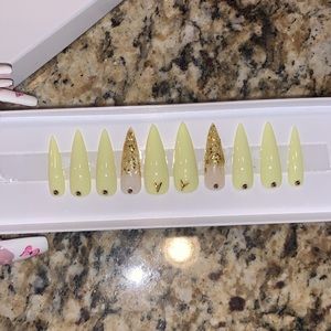 Pastel yellow set 💛